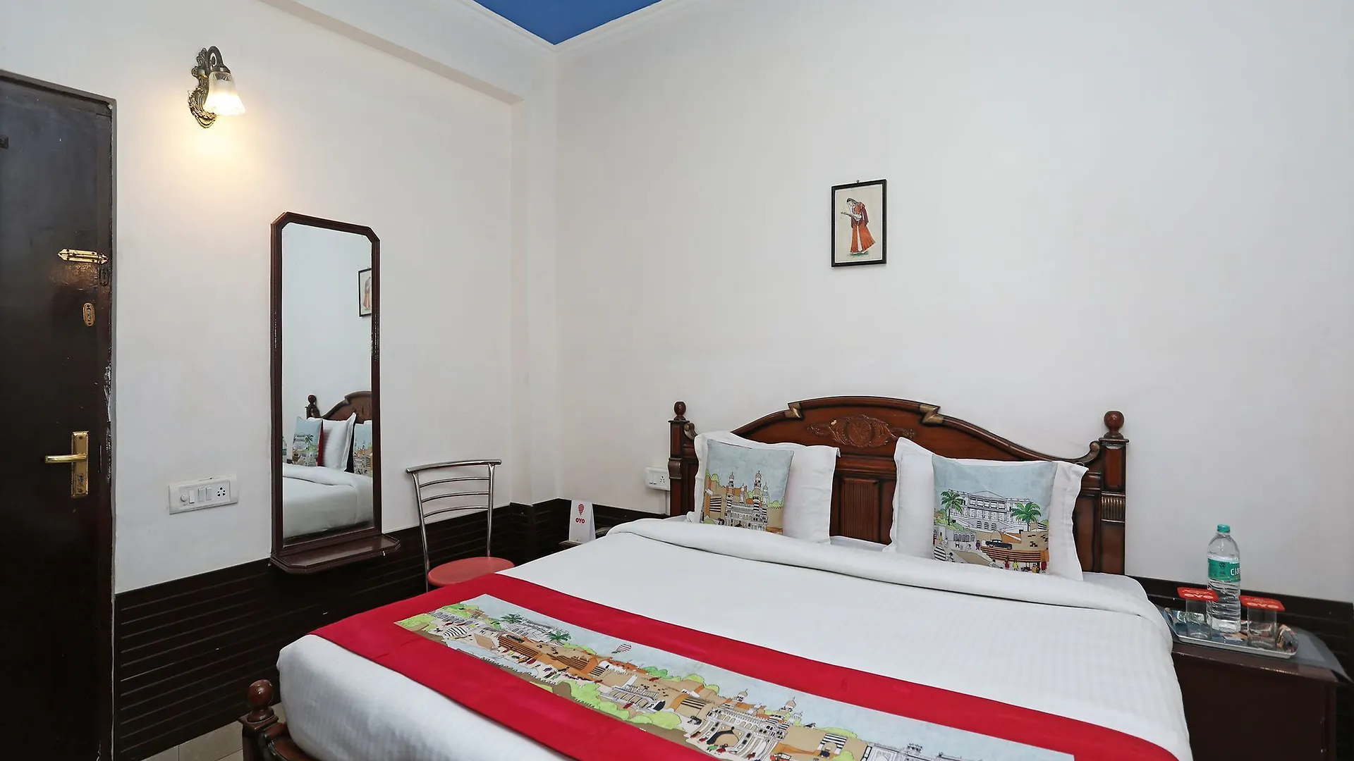 Hotel Oyo 10500 Royal Awadh Agra